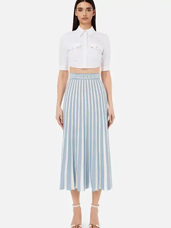 WOMAN'S KNITTED SKIRT