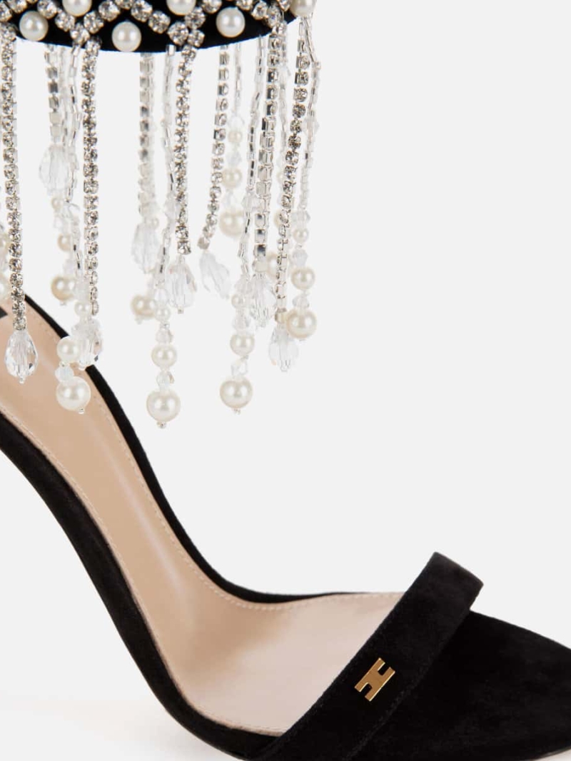 Sandal with rhinestone and pearl chain