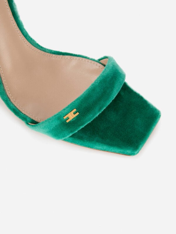 Open-toe sandals with large velvet bow